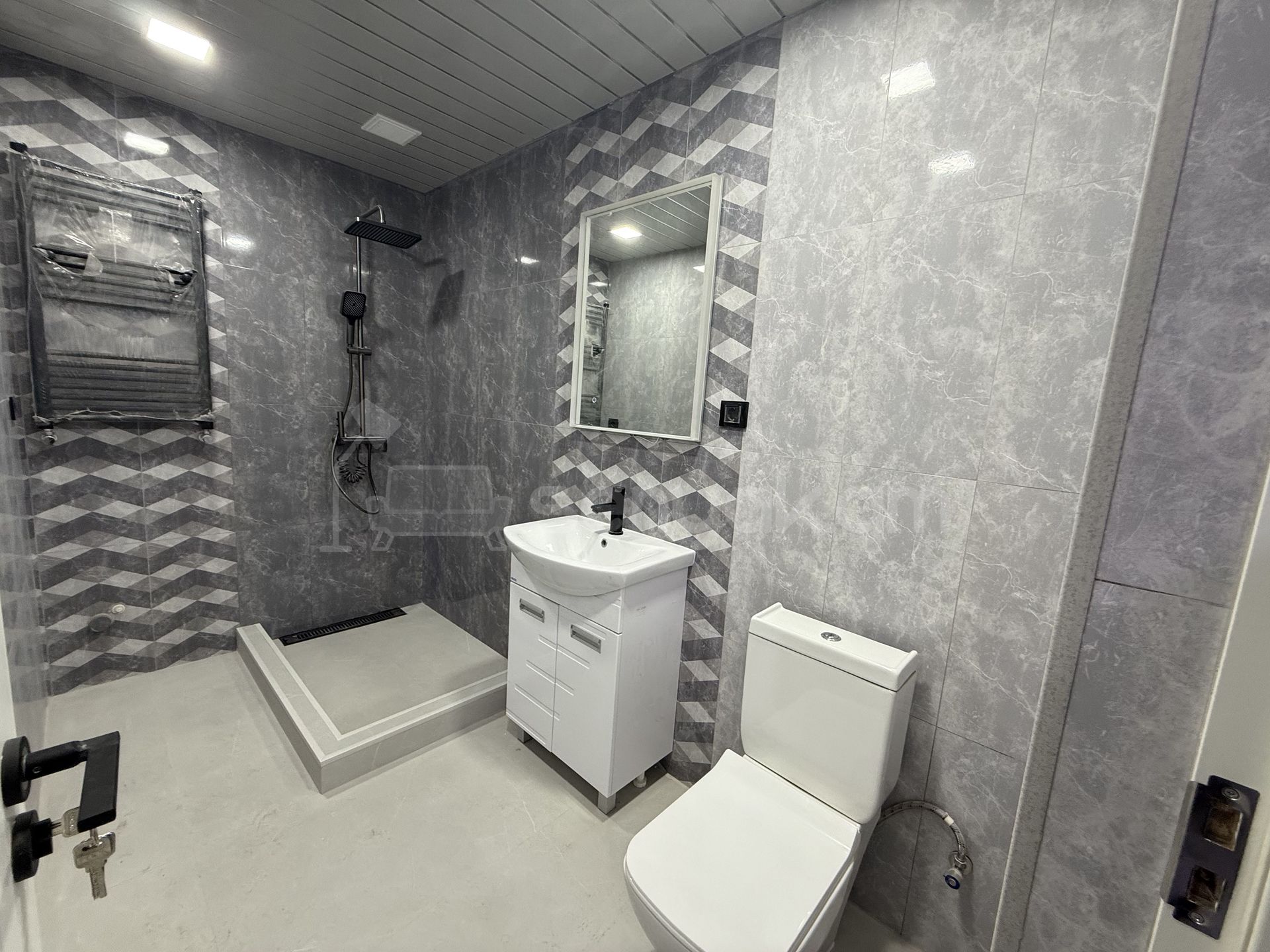 2 Սենյականոց Բնակարան Քարե Շենքում, 44քմ, 2/5 հարկ, Կապիտալ Վերանորոգված