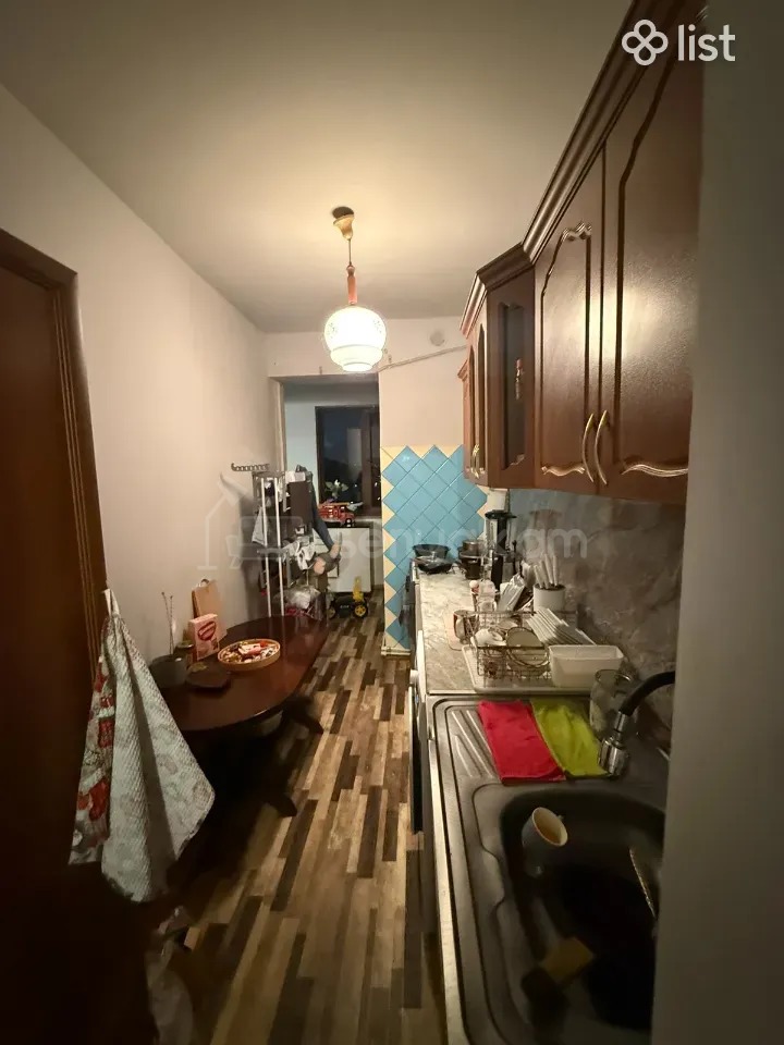 1 Սենյականոց Բնակարան Քարե Շենքում, 39քմ, 3/5 հարկ, Կապիտալ Վերանորոգված