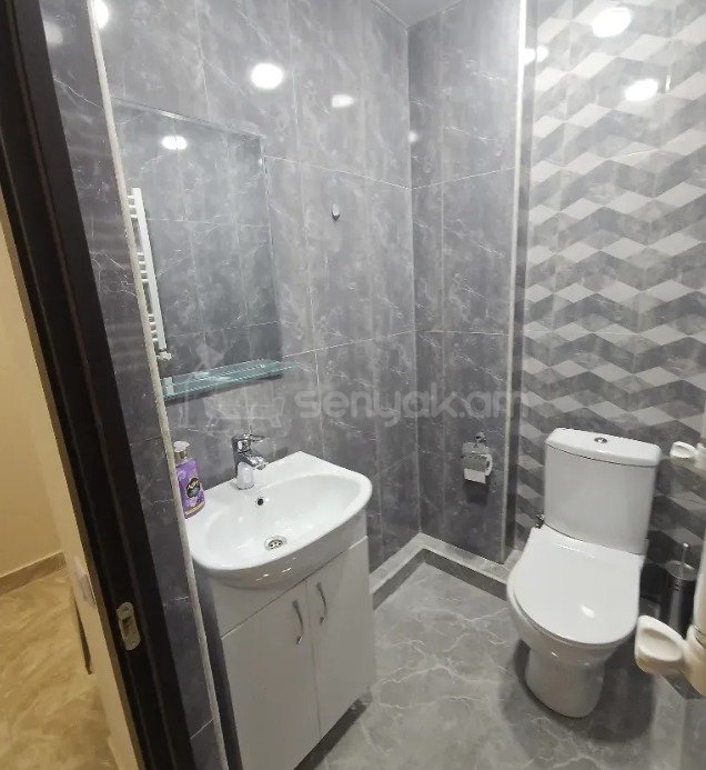 3 Սենյականոց Բնակարան Նորակառույցում, 77քմ, 12/18 հարկ, Դիզայներական Վերանորոգված, Կահավորված