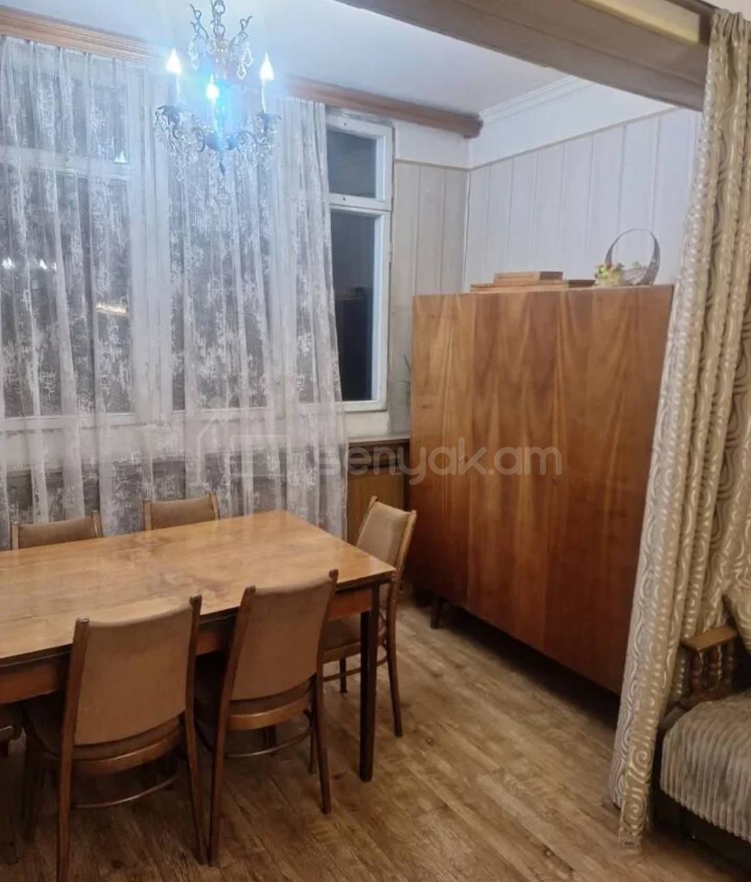 3 Սենյականոց Բնակարան Քարե Շենքում, 79քմ, 4/5 հարկ, Նորմալ Վիճակում, Կահավորված, Արևկող