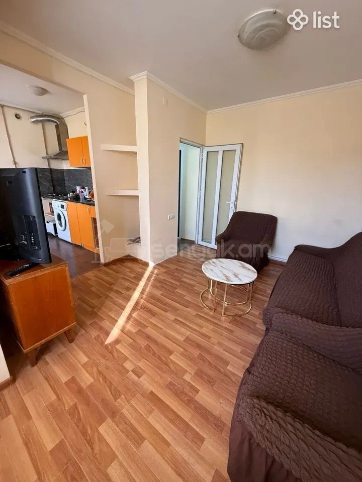 2 Սենյականոց Բնակարան, 42քմ, 3/9 հարկ, Կոսմետիկ Վերանորոգված, Կահավորված, Արևկող