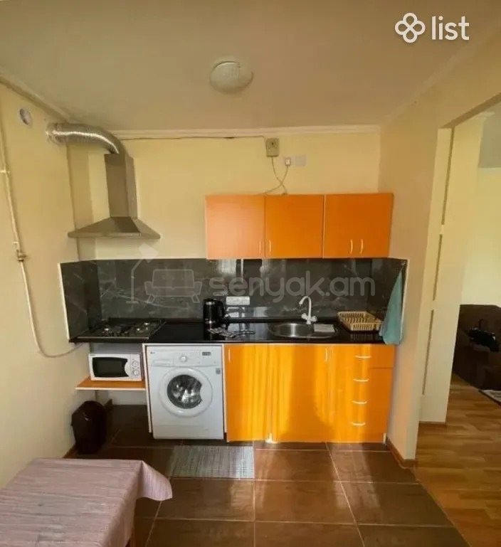 2 Սենյականոց Բնակարան, 42քմ, 3/9 հարկ, Կոսմետիկ Վերանորոգված, Կահավորված, Արևկող