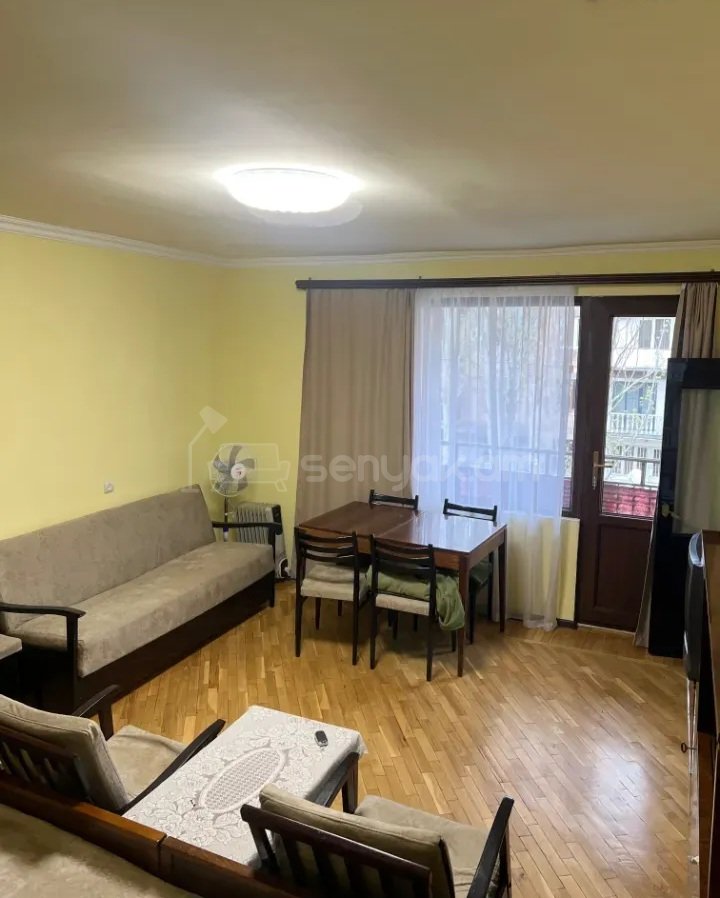 1 Սենյականոց Բնակարան Քարե Շենքում, 30քմ, 4/5 հարկ, Կապիտալ Վերանորոգված, Կահավորված