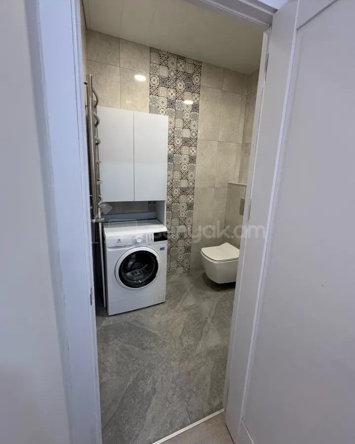 2 Սենյականոց Բնակարան Նորակառույցում, 38քմ, 2/4 հարկ, Կապիտալ Վերանորոգված