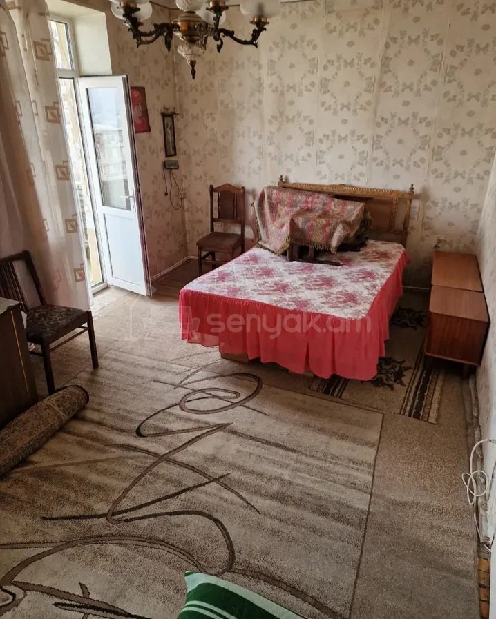 3 Սենյականոց Բնակարան Քարե Շենքում, 77քմ, 5/5 հարկ, Պետական Վիճակում