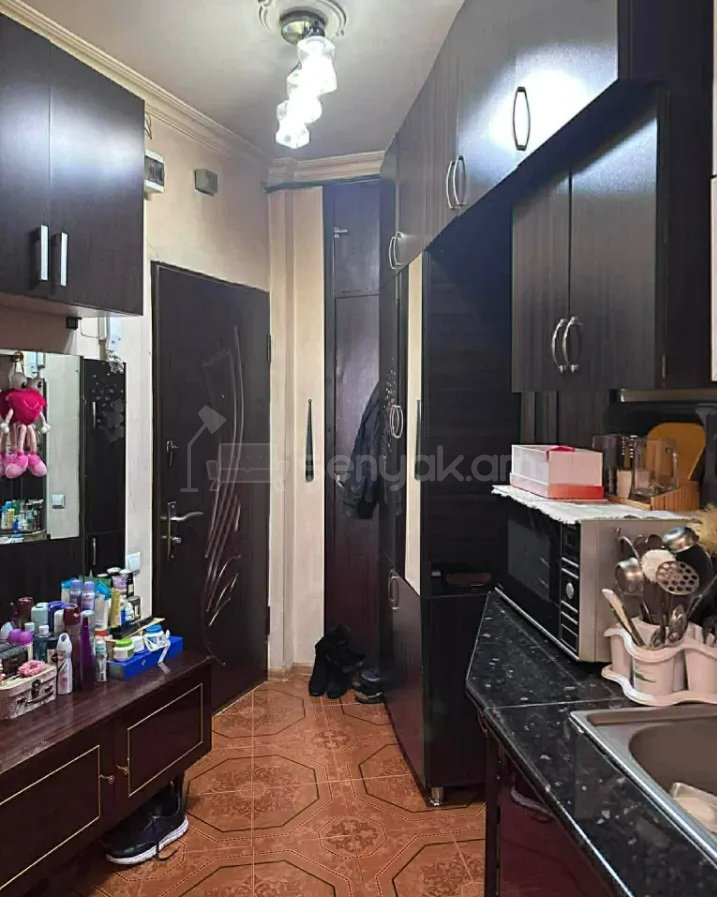 1 Սենյականոց Բնակարան, 40քմ, 5/12 հարկ, Կապիտալ Վերանորոգված