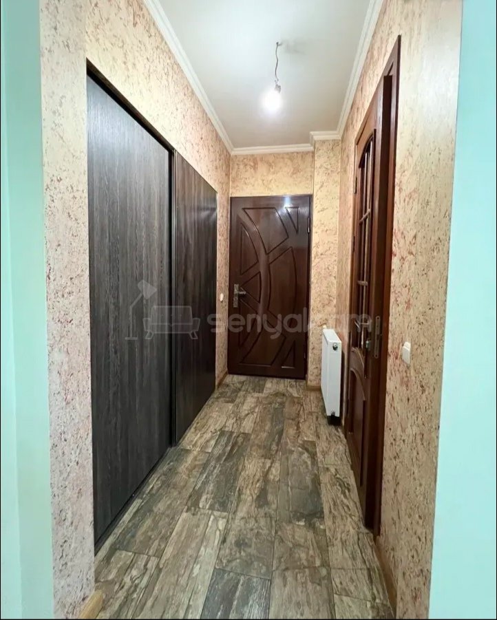 3 Սենյականոց Բնակարան Քարե Շենքում, 70քմ, 3/4 հարկ, Նորմալ Վիճակում, Կահավորված