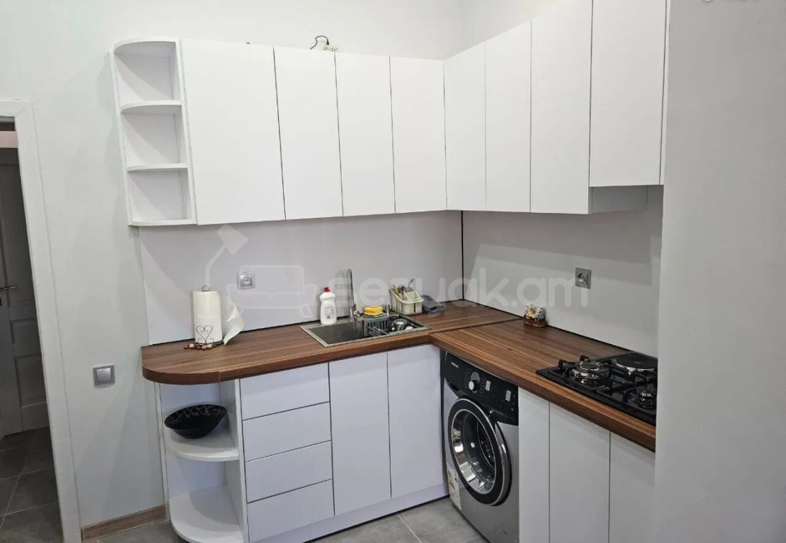 2 Սենյականոց Բնակարան Քարե Շենքում, 75քմ, 5/5 հարկ, Կապիտալ Վերանորոգված, Կահավորված, Արևկող