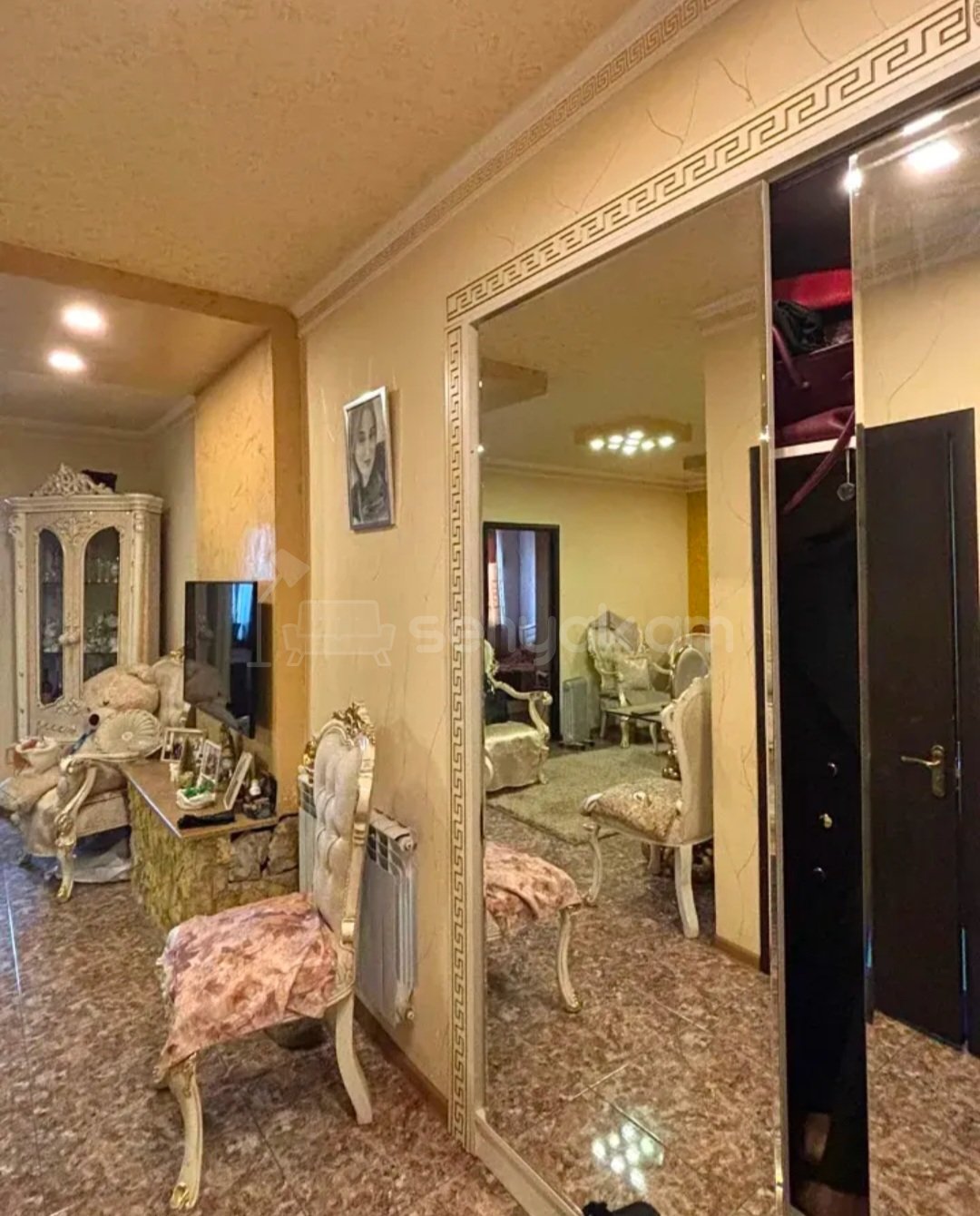 3 Սենյականոց Բնակարան Քարե Շենքում, 47քմ, 1/5 հարկ, Դիզայներական Վերանորոգված