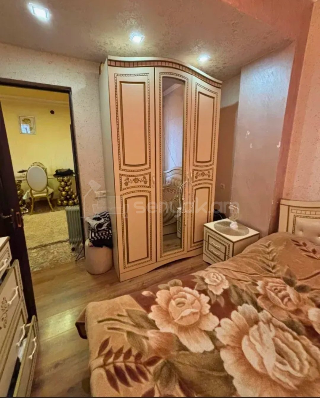 3 Սենյականոց Բնակարան Քարե Շենքում, 47քմ, 1/5 հարկ, Դիզայներական Վերանորոգված