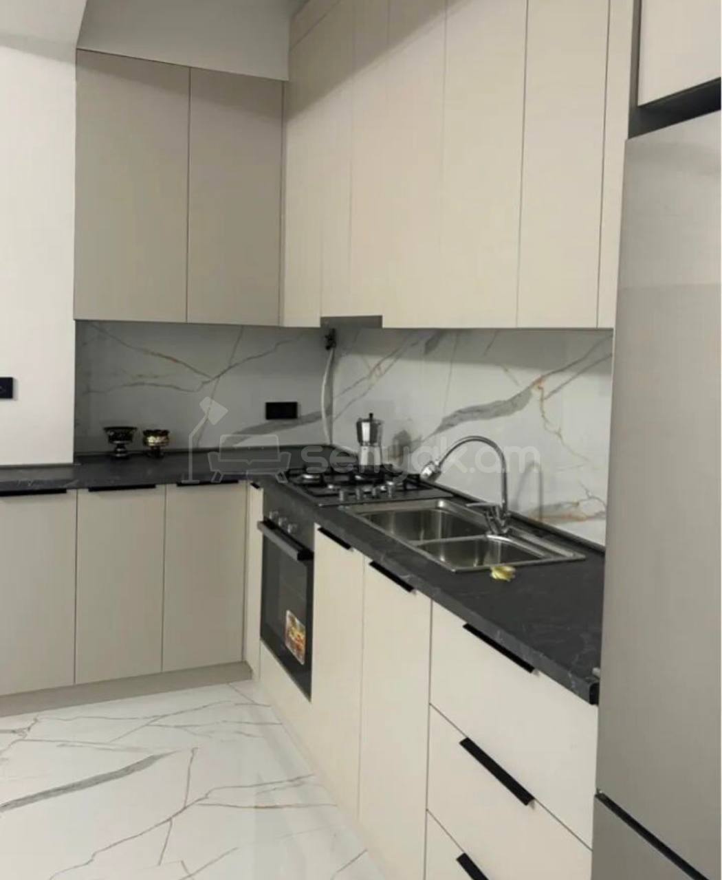 3 Սենյականոց Բնակարան Նորակառույցում, 91քմ, 2/16 հարկ, Կապիտալ Վերանորոգված, Կահավորված, Արևկող