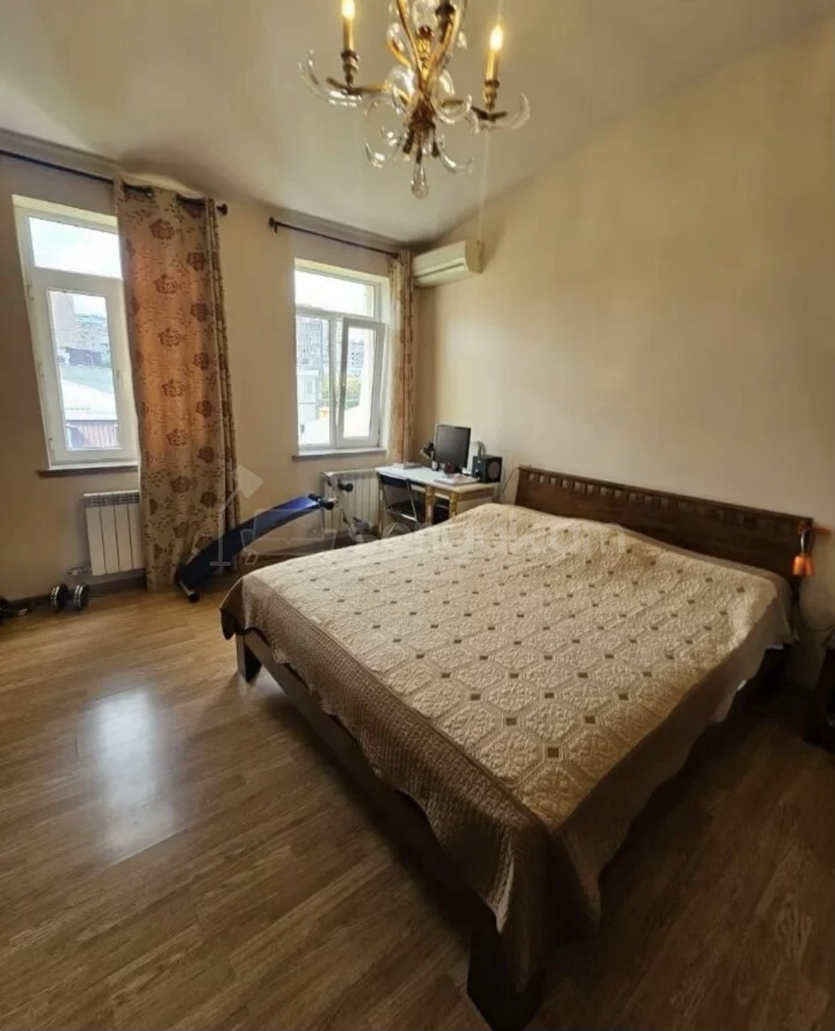 4 Սենյականոց Բնակարան Քարե Շենքում, 109քմ, 4/4 հարկ, Կապիտալ Վերանորոգված