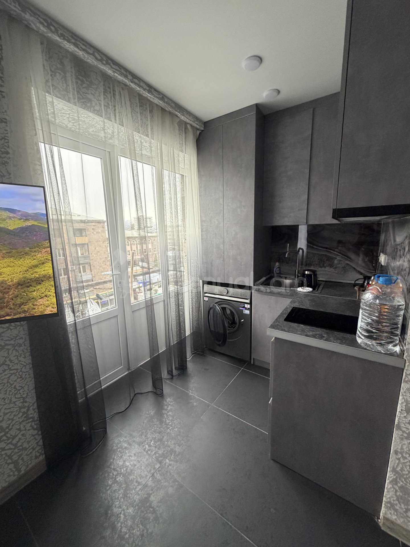 2 Սենյականոց Բնակարան, 36քմ, 5/5 հարկ, Դիզայներական Վերանորոգված