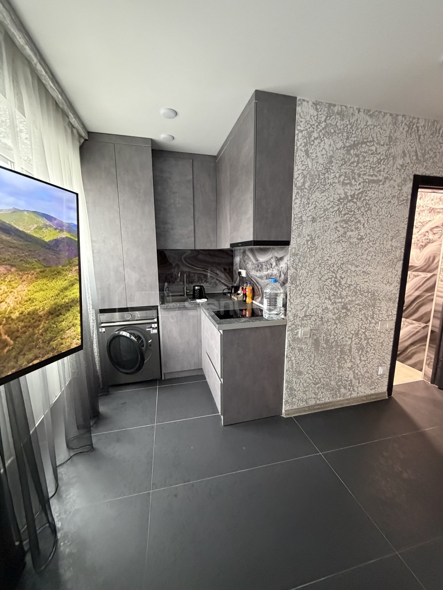 2 Սենյականոց Բնակարան, 36քմ, 5/5 հարկ, Դիզայներական Վերանորոգված