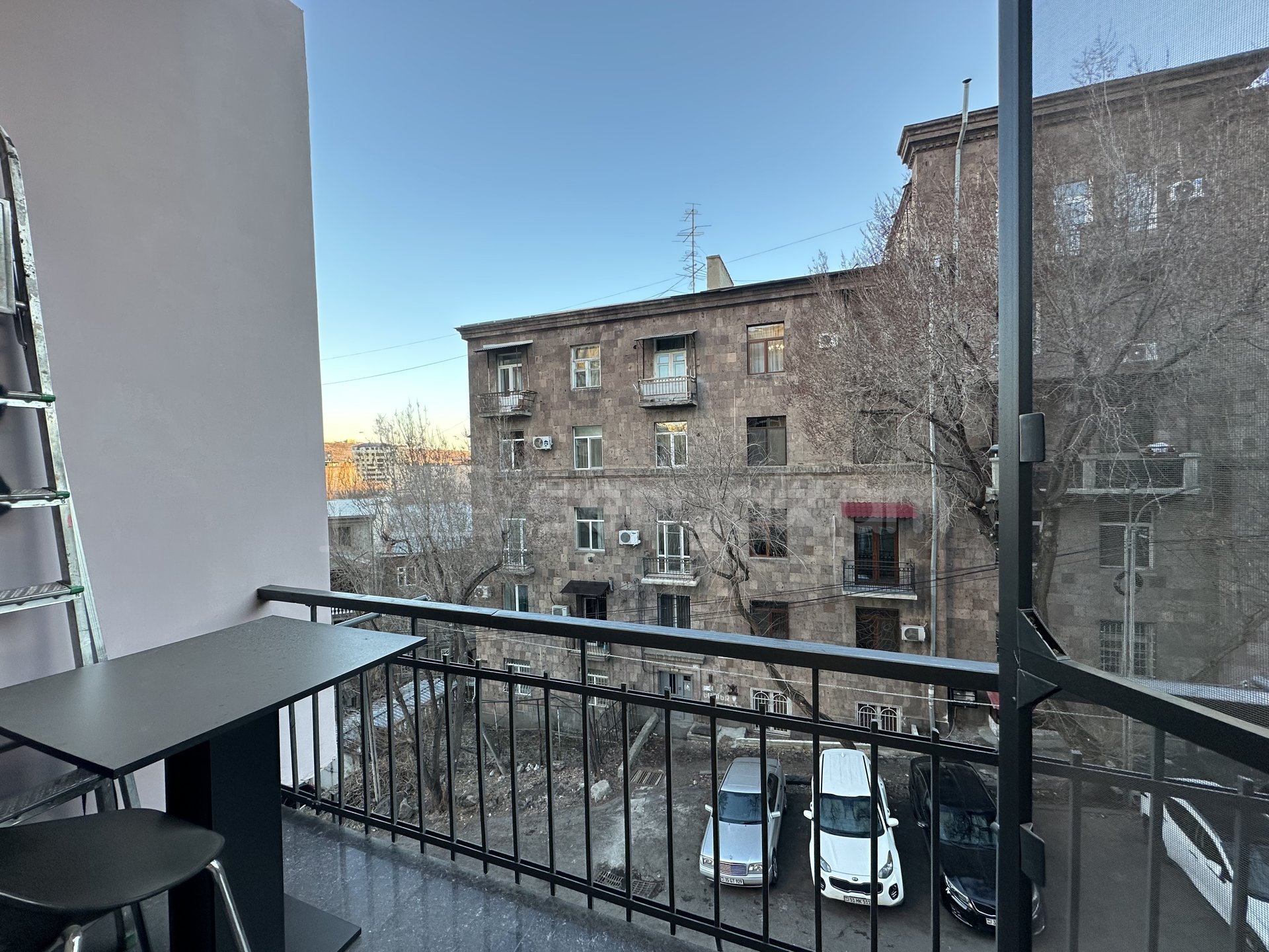 2 Սենյականոց Բնակարան Քարե Շենքում, 39քմ, 3/5 հարկ, Դիզայներական Վերանորոգված