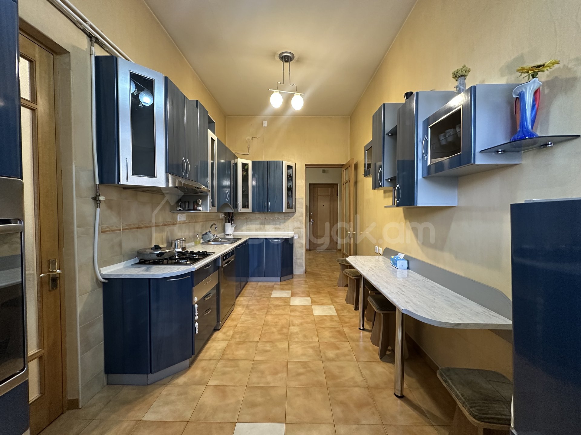 4 Սենյականոց Բնակարան Նորակառույց Քարե Շենքում, 130քմ, 4/7 հարկ, Կապիտալ Վերանորոգված