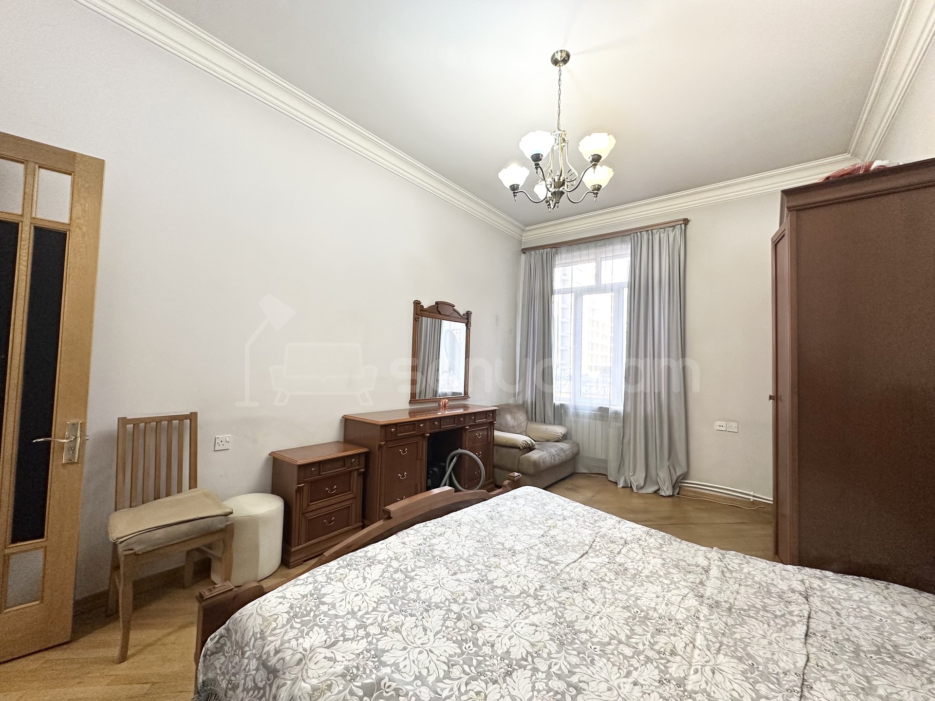 4 Սենյականոց Բնակարան Նորակառույց Քարե Շենքում, 130քմ, 4/7 հարկ, Կապիտալ Վերանորոգված