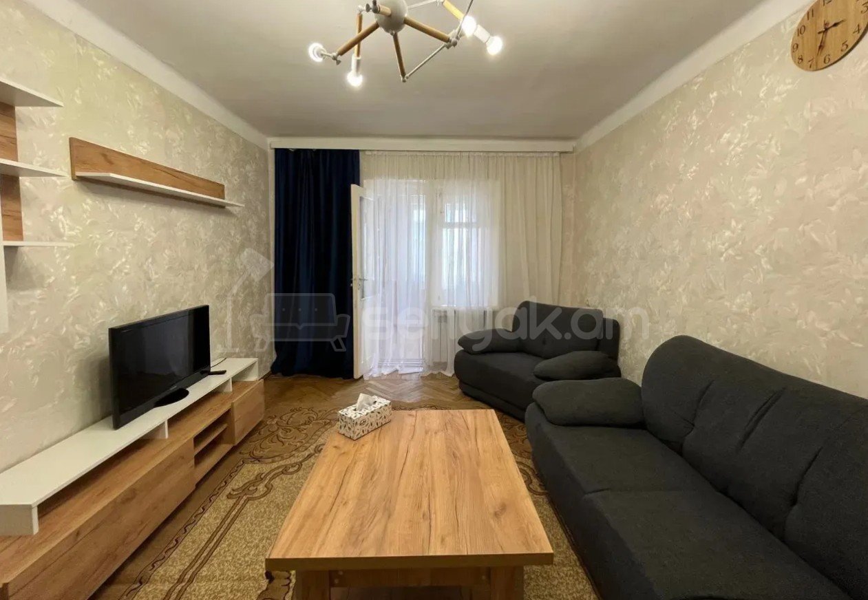 3 Սենյականոց Բնակարան Քարե Շենքում, 82քմ, 5/5 հարկ, Կապիտալ Վերանորոգված, Կահավորված, Արևկող