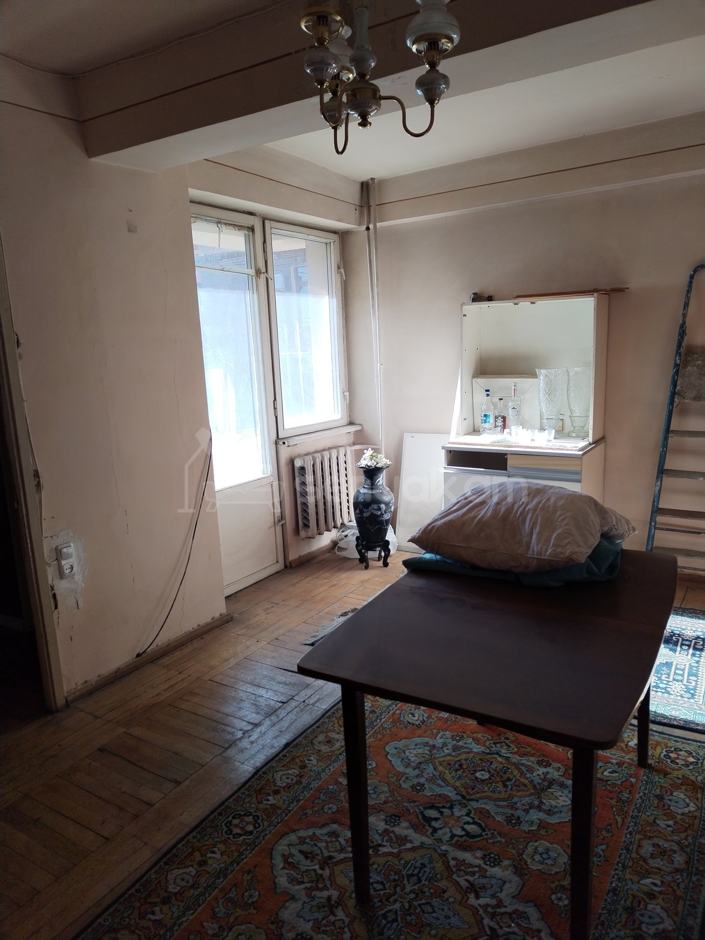 2 Սենյականոց Բնակարան Քարե Շենքում, 77քմ, 3/10 հարկ, Պետական Վիճակում