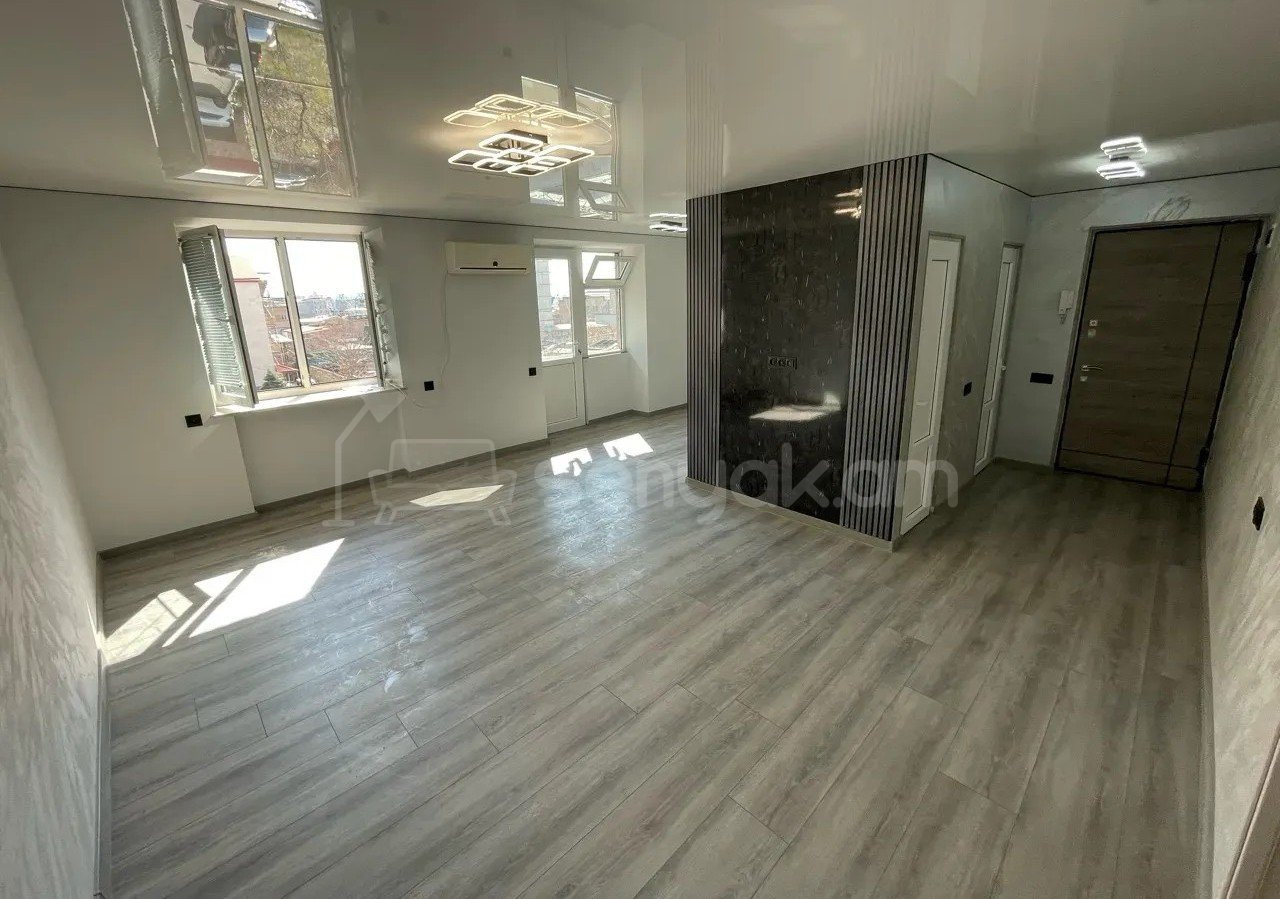 2 Սենյականոց Բնակարան Նորակառույց Քարե Շենքում, 55քմ, 4/5 հարկ, Կապիտալ Վերանորոգված