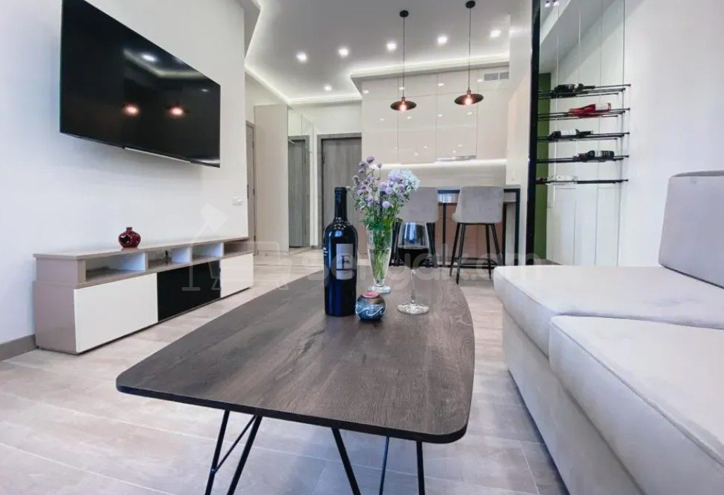 2 Սենյականոց Բնակարան Նորակառույցում, 42քմ, 5/19 հարկ, Դիզայներական Վերանորոգված, Կահավորված