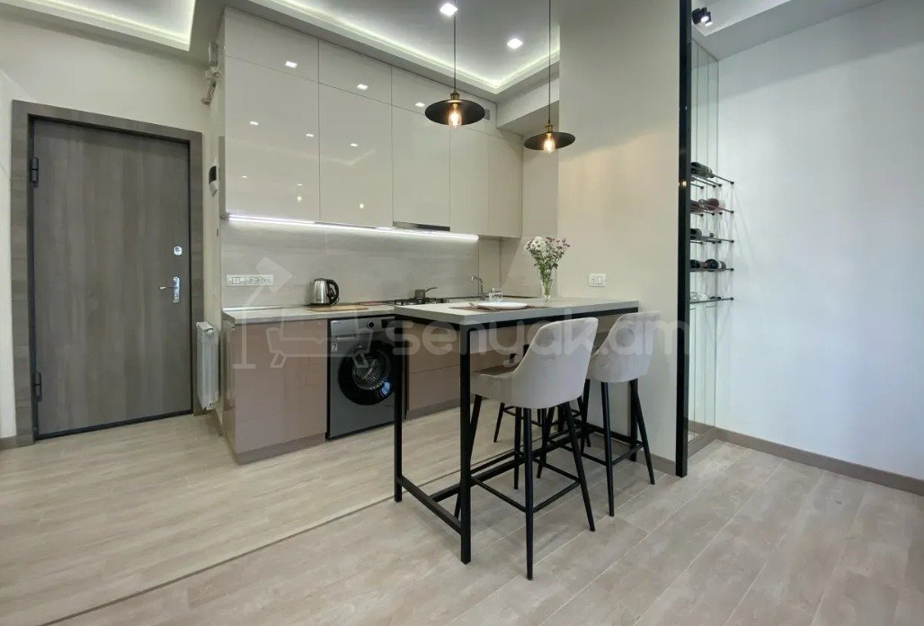 2 Սենյականոց Բնակարան Նորակառույցում, 42քմ, 5/19 հարկ, Դիզայներական Վերանորոգված, Կահավորված