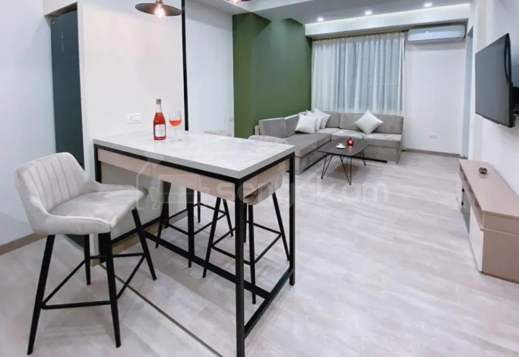 2 Սենյականոց Բնակարան Նորակառույցում, 42քմ, 5/19 հարկ, Դիզայներական Վերանորոգված, Կահավորված