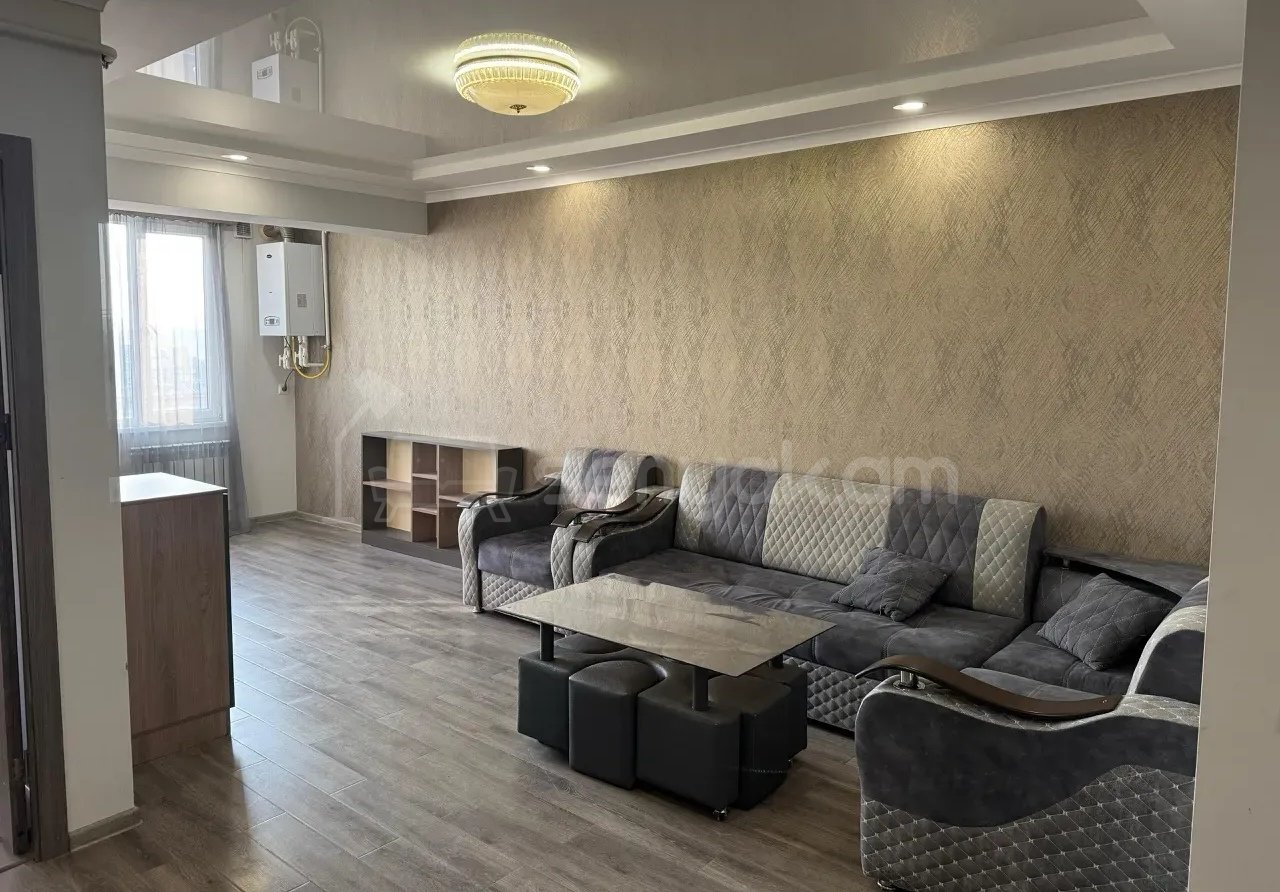 2 Սենյականոց Բնակարան Քարե Շենքում, 60քմ, 5/5 հարկ, Դիզայներական Վերանորոգված, Կահավորված