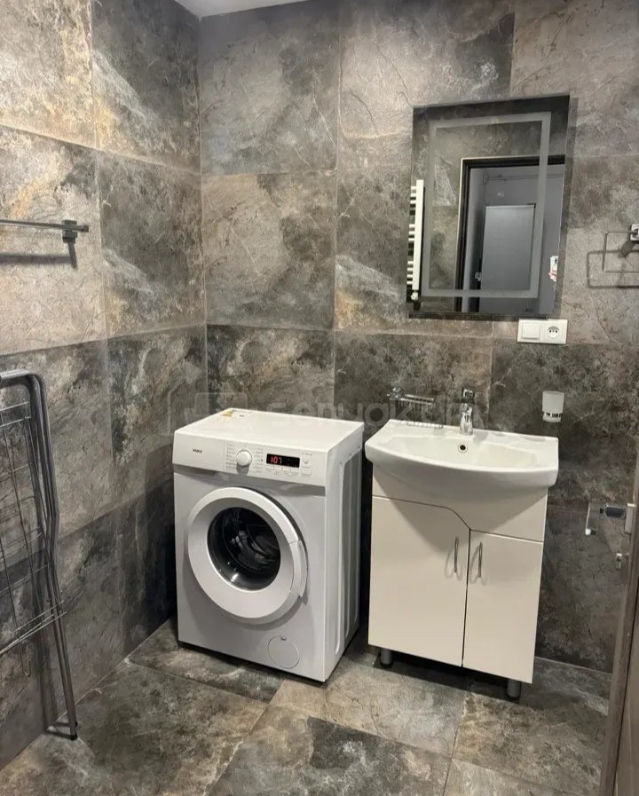 2 Սենյականոց Բնակարան Քարե Շենքում, 60քմ, 5/5 հարկ, Դիզայներական Վերանորոգված, Կահավորված