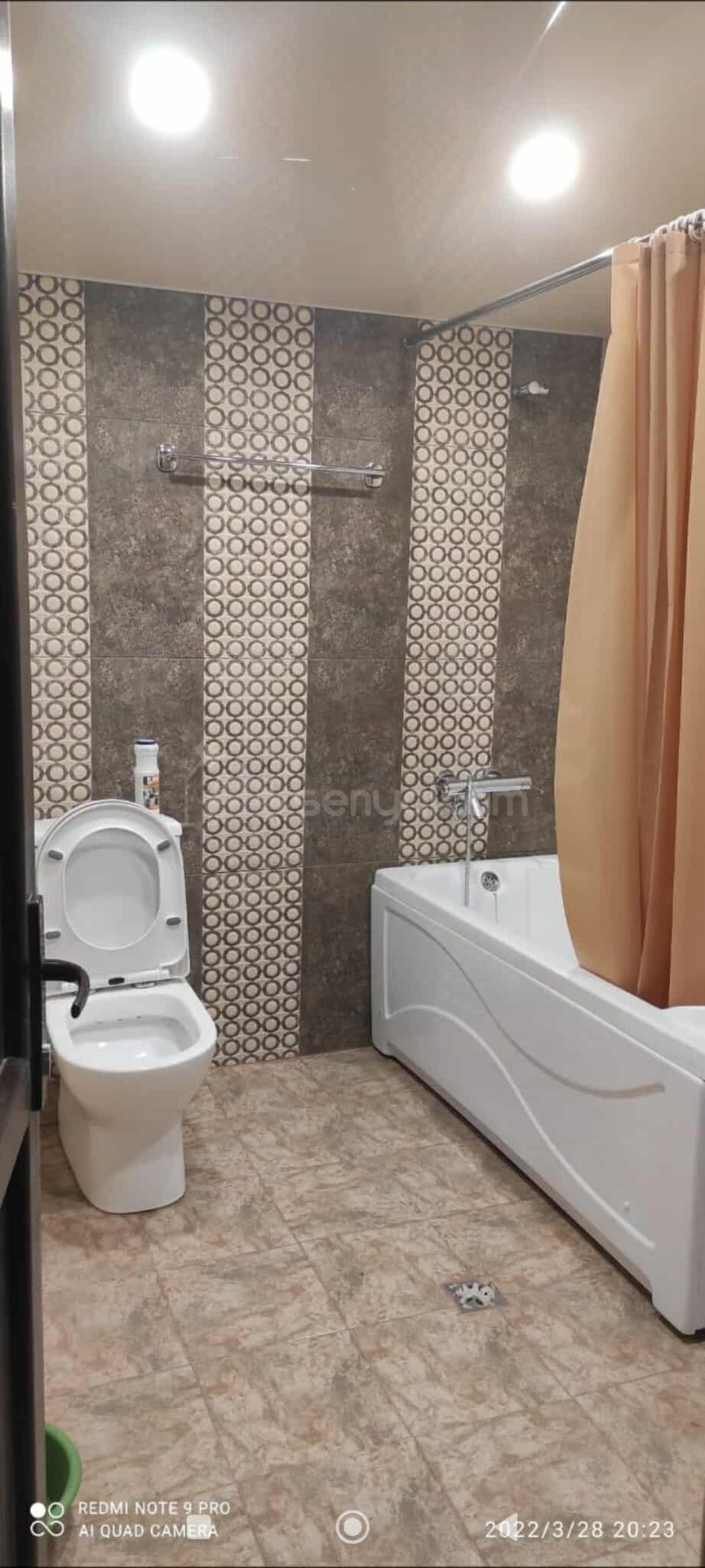 3 Սենյականոց Բնակարան Քարե Շենքում, 80քմ, 2/2 հարկ, Կապիտալ Վերանորոգված, Կահավորված