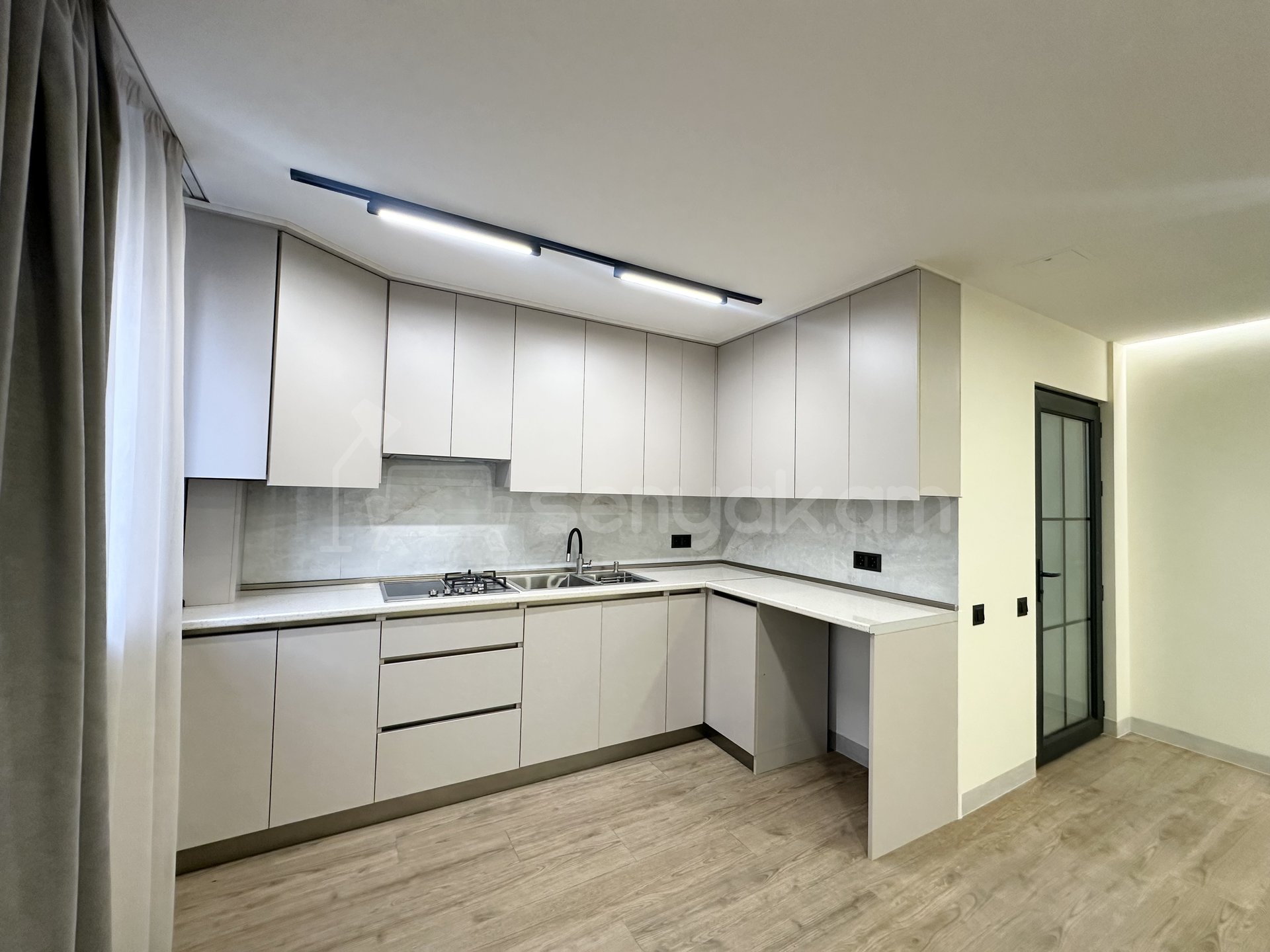 Օֆիսային Տարածք, 67քմ, Կապիտալ Վերանորոգված