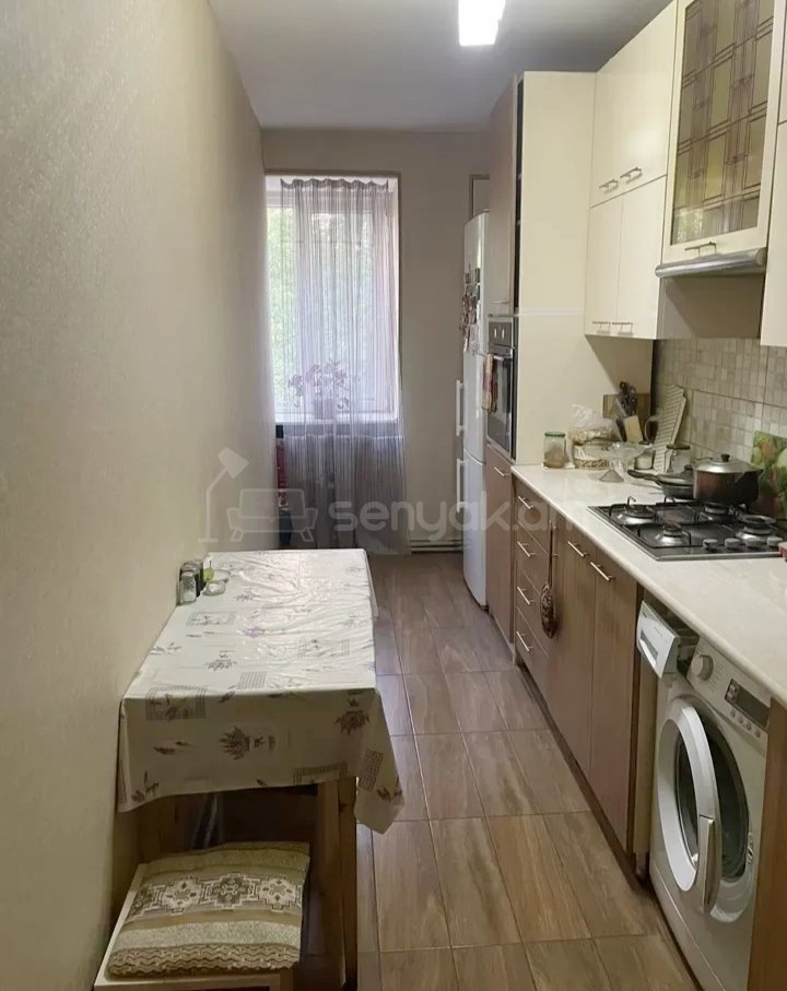 4 Սենյականոց Բնակարան, 95քմ, 5/9 հարկ, Կոսմետիկ Վերանորոգված