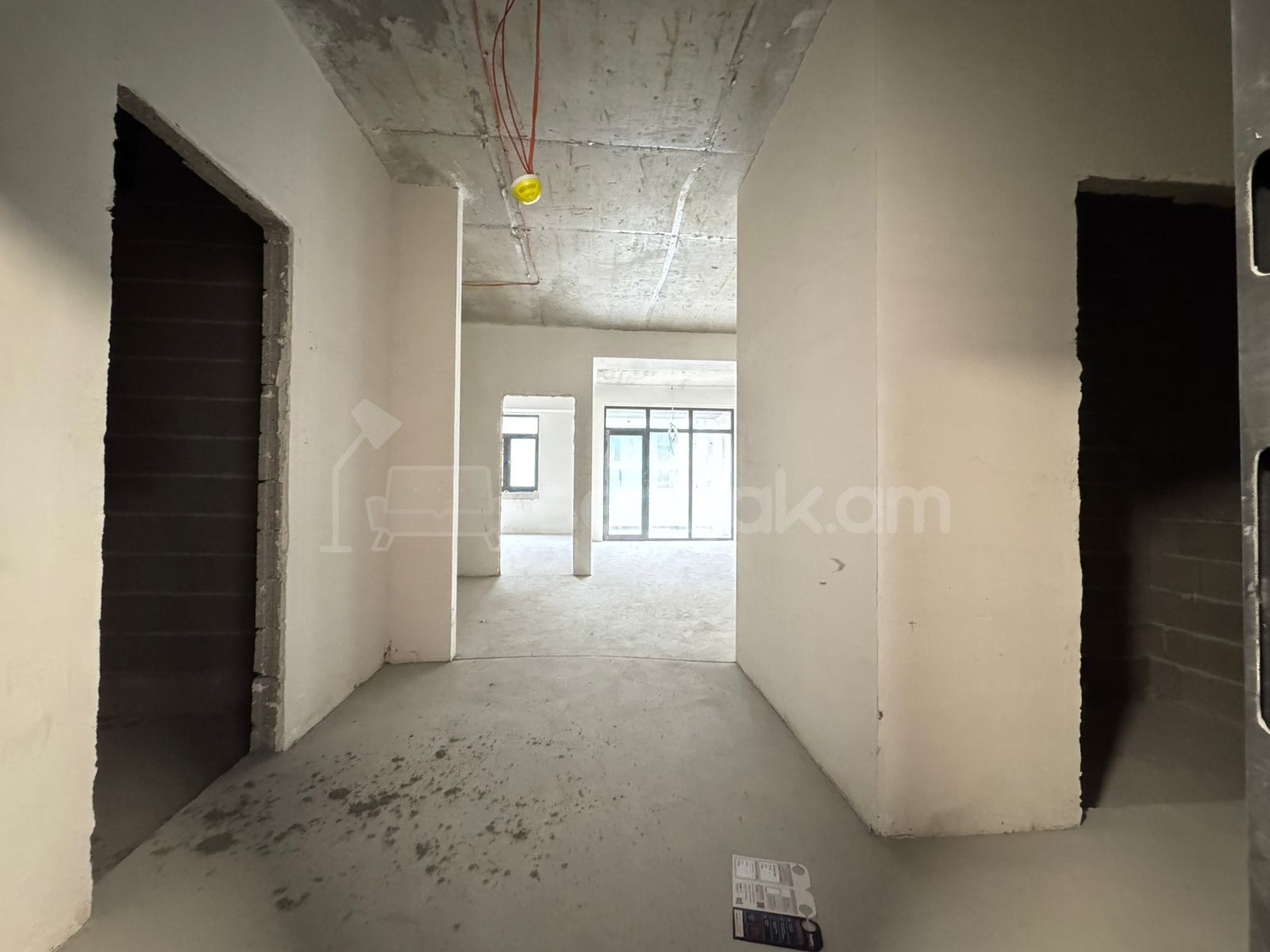 3 Սենյականոց Բնակարան, 85քմ, 3/7 հարկ, Զրոյական Վիճակում