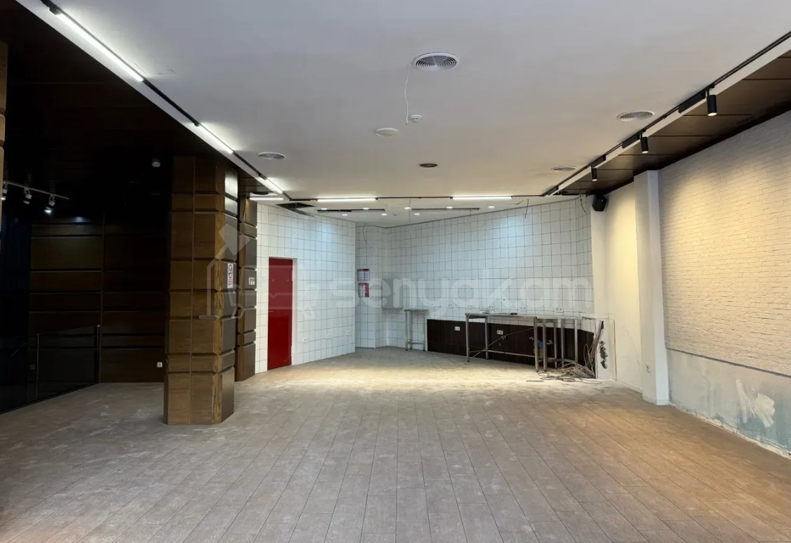 Սպասարկման Տարածք, 256քմ, Կապիտալ Վերանորոգված