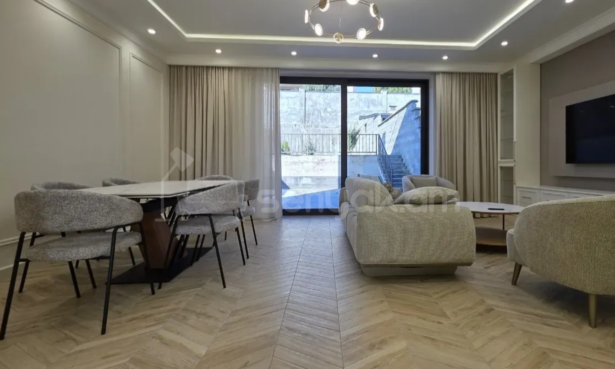 5 Սենյականոց Սեփական Տուն, 240քմ, Դիզայներական Վերանորոգված, Կահավորված, Ավտոտնակով