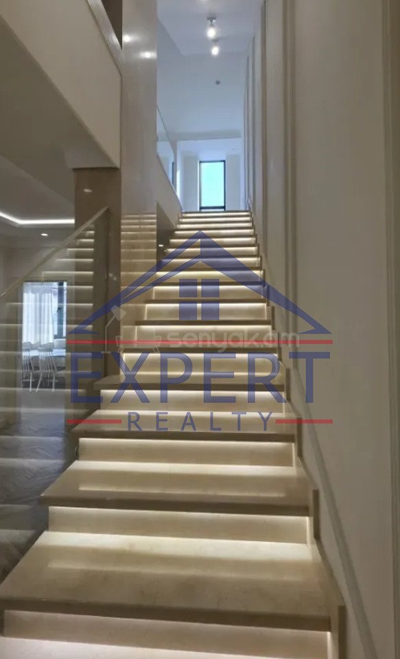 5 Սենյականոց Սեփական Տուն, 240քմ, Դիզայներական Վերանորոգված, Կահավորված, Ավտոտնակով