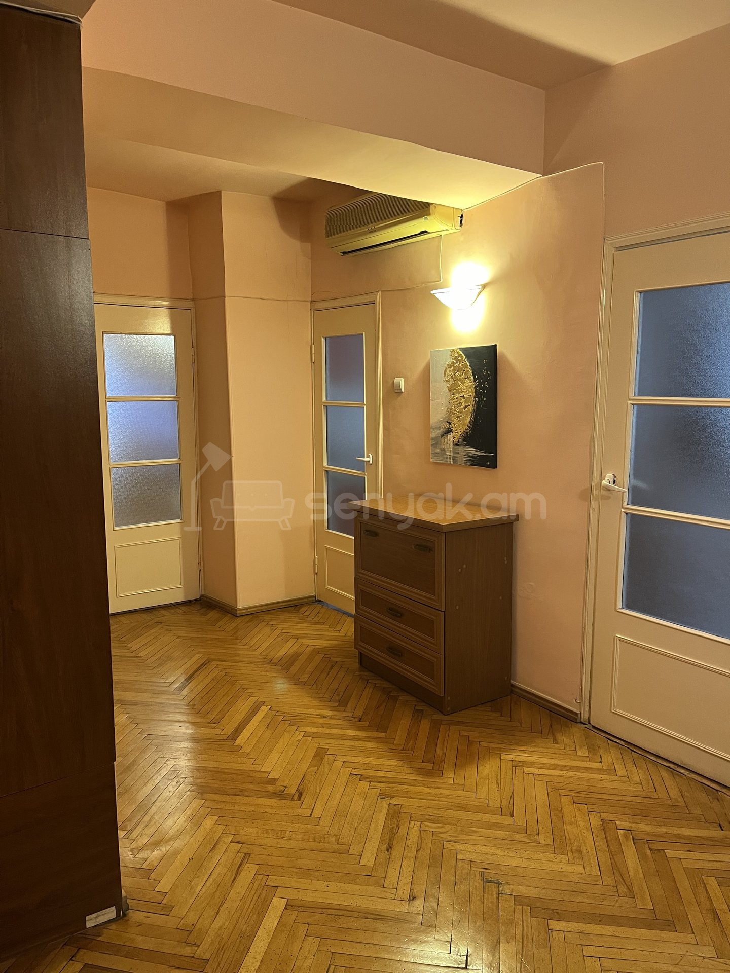 3 Սենյականոց Բնակարան, 90քմ, 7/14 հարկ, Նորմալ Վիճակում