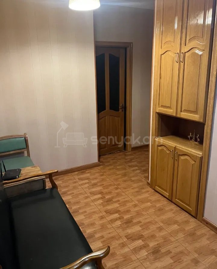 3 Սենյականոց Բնակարան Քարե Շենքում, 89քմ, 4/5 հարկ, Դիզայներական Վերանորոգված, Կահավորված