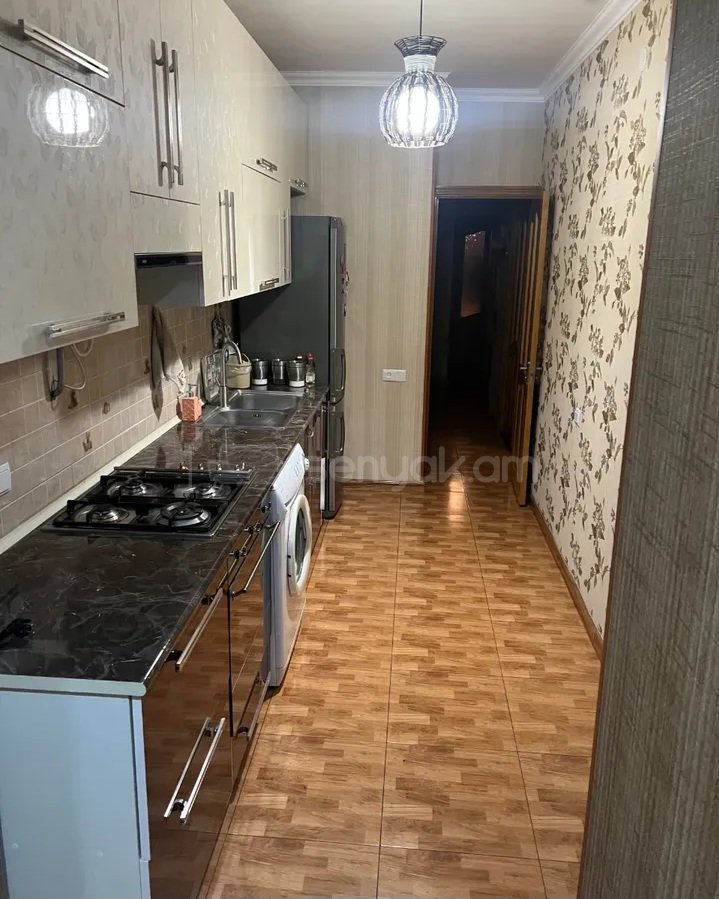 3 Սենյականոց Բնակարան Քարե Շենքում, 89քմ, 4/5 հարկ, Դիզայներական Վերանորոգված, Կահավորված