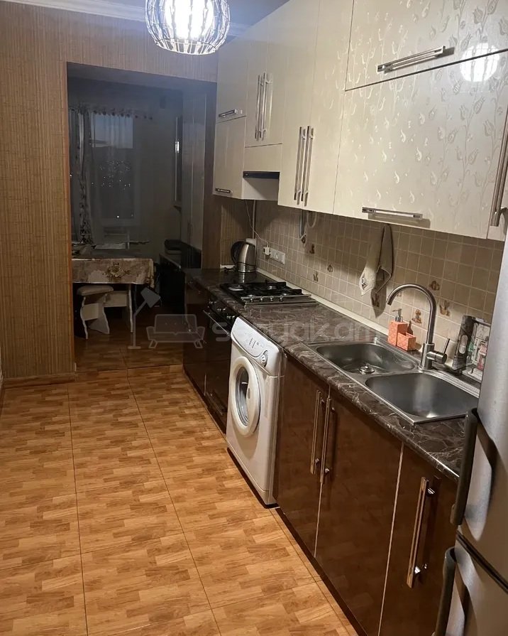 3 Սենյականոց Բնակարան Քարե Շենքում, 89քմ, 4/5 հարկ, Դիզայներական Վերանորոգված, Կահավորված