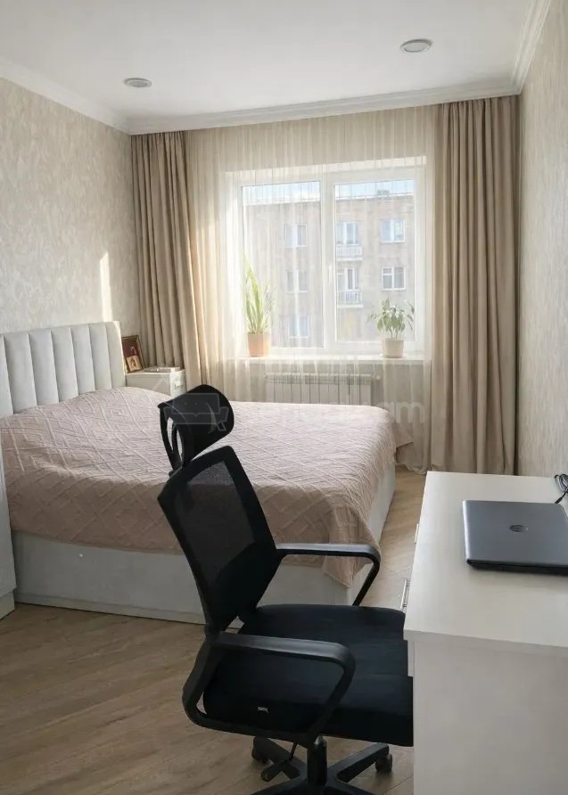 3 Սենյականոց Բնակարան Քարե Շենքում, 60քմ, 4/5 հարկ, Կապիտալ Վերանորոգված, Կահավորված