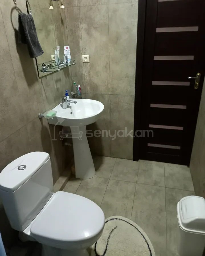 2 Սենյականոց Բնակարան Նորակառույց Քարե Շենքում, 46քմ, 5/9 հարկ, Կապիտալ Վերանորոգված, Կահավորված