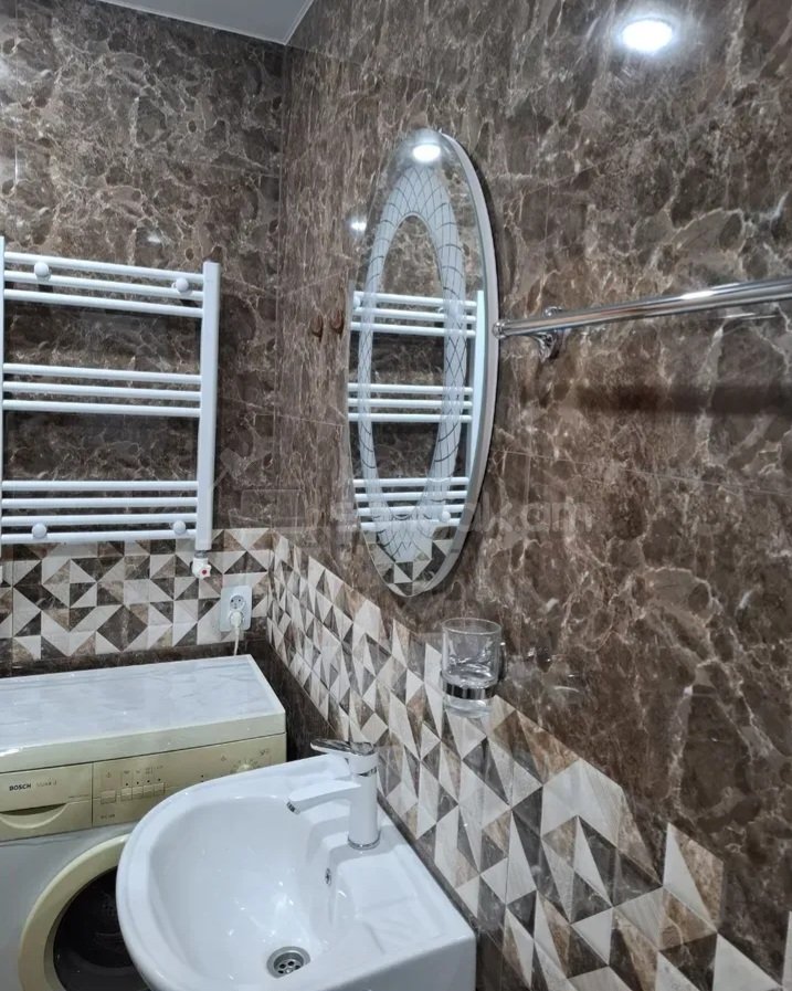 2 Սենյականոց Բնակարան Քարե Շենքում, 57քմ, 3/5 հարկ, Կապիտալ Վերանորոգված, Կահավորված