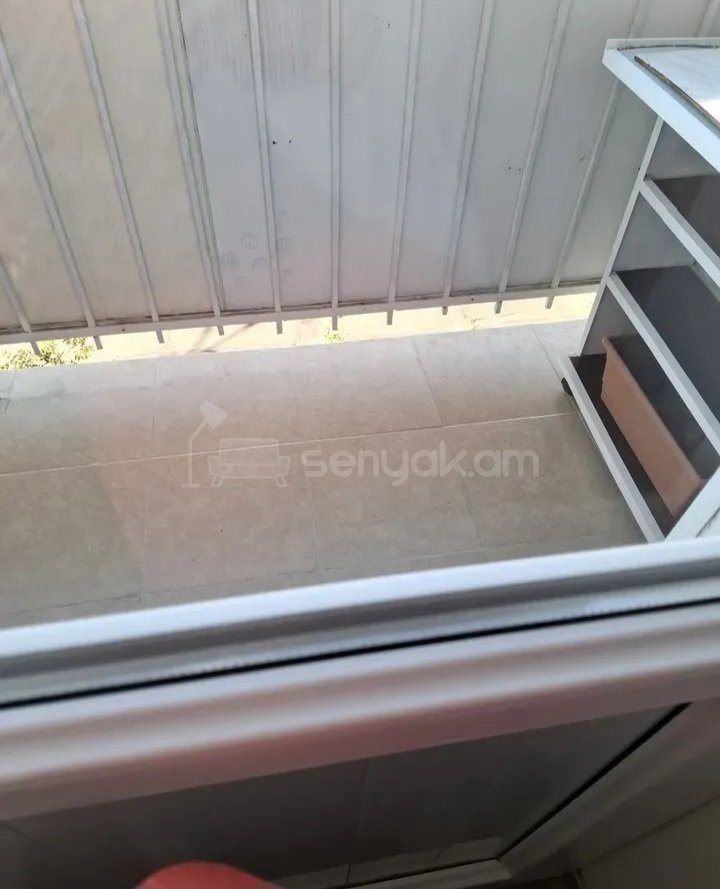 2 Սենյականոց Բնակարան Քարե Շենքում, 57քմ, 3/5 հարկ, Կապիտալ Վերանորոգված, Կահավորված