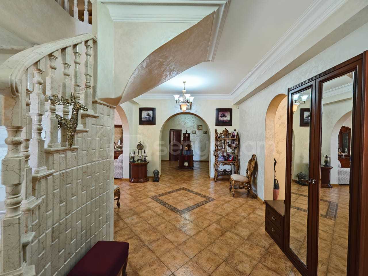 8 Սենյականոց Շքեղ Առանձնատուն, 448քմ, Լողավազանով