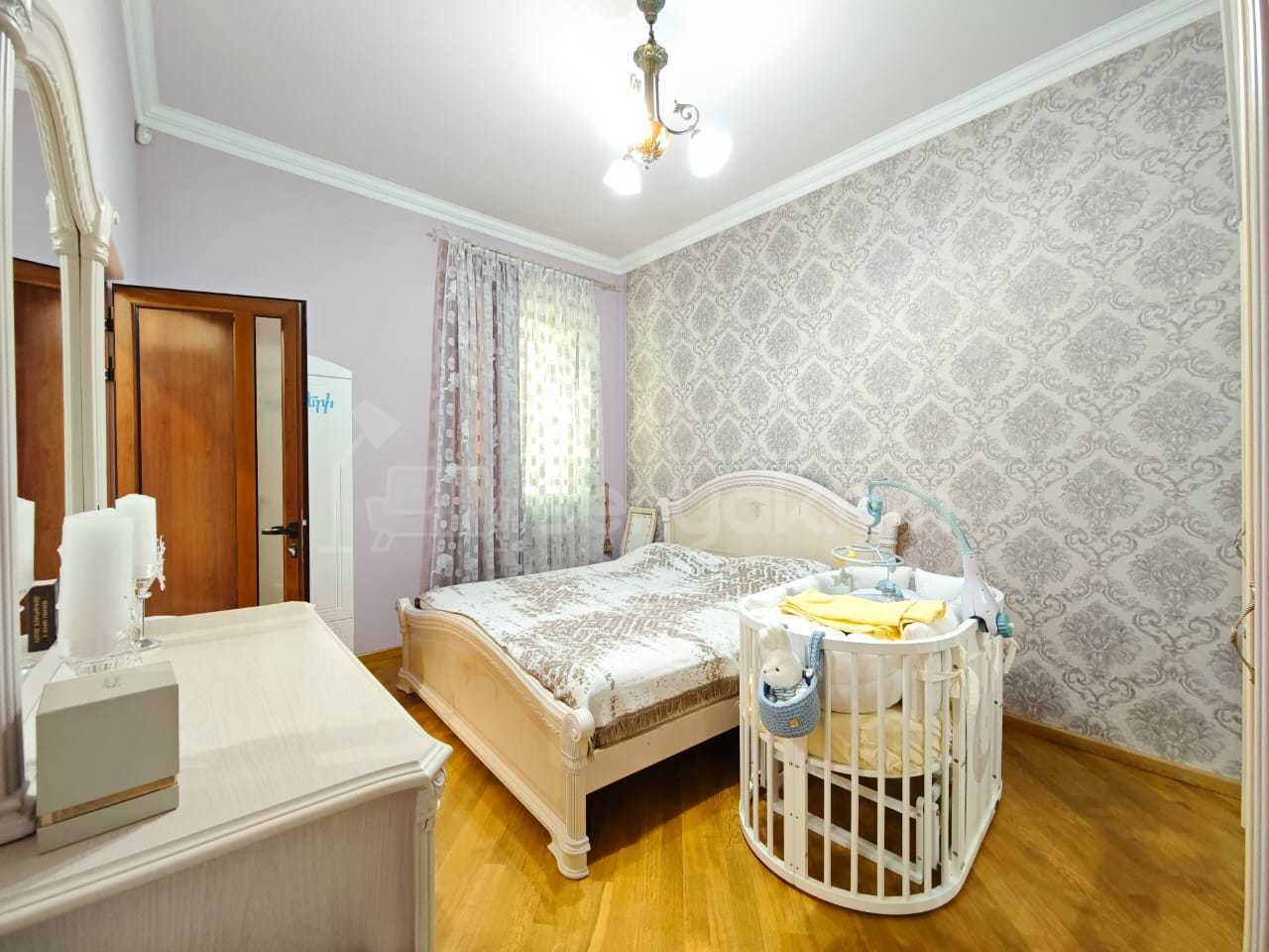 8 Սենյականոց Շքեղ Առանձնատուն, 448քմ, Լողավազանով