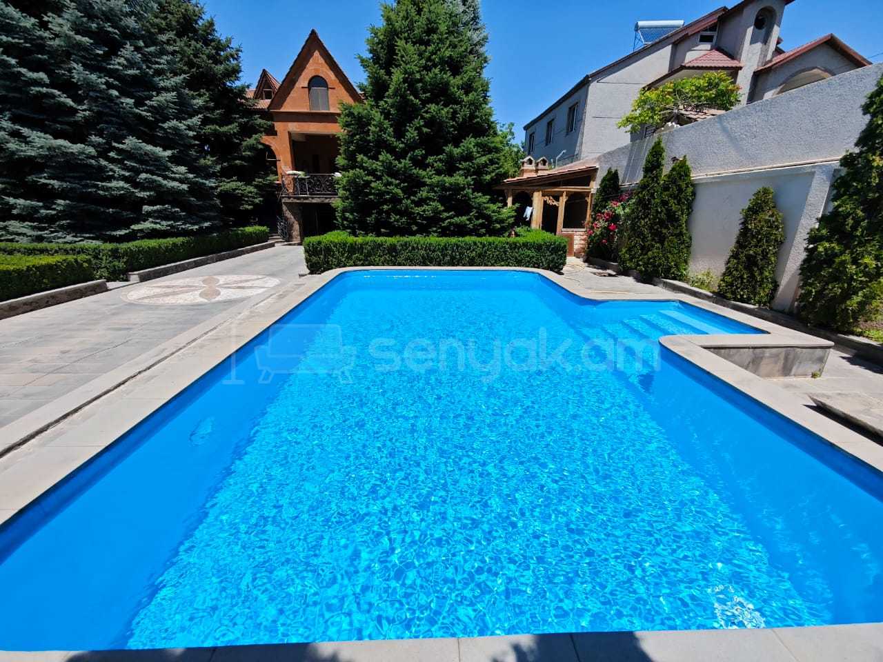 8 Սենյականոց Շքեղ Առանձնատուն, 448քմ, Լողավազանով