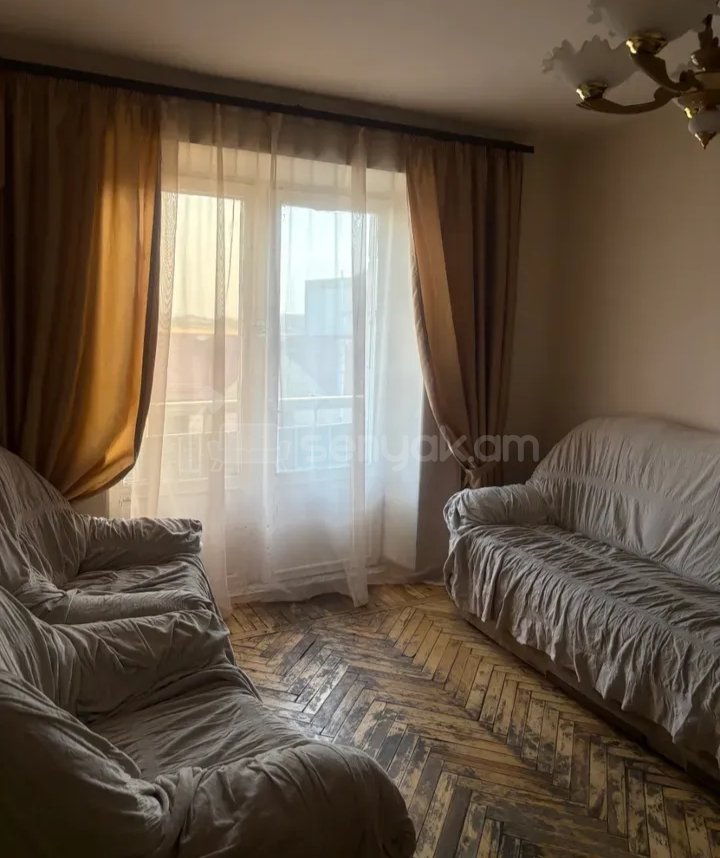 1 Սենյականոց Բնակարան Քարե Շենքում, 34քմ, 2/4 հարկ, Նորմալ Վիճակում, Կահավորված