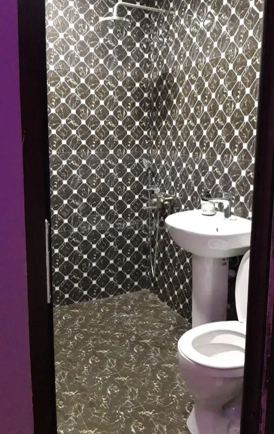 1 Սենյականոց Բնակարան Քարե Շենքում, 45քմ, 1/5 հարկ, Նորմալ Վիճակում, Կահավորված