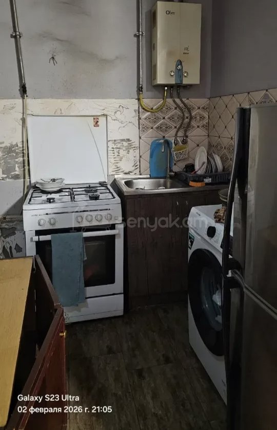 1 Սենյականոց Բնակարան Քարե Շենքում, 45քմ, 1/5 հարկ, Նորմալ Վիճակում, Կահավորված